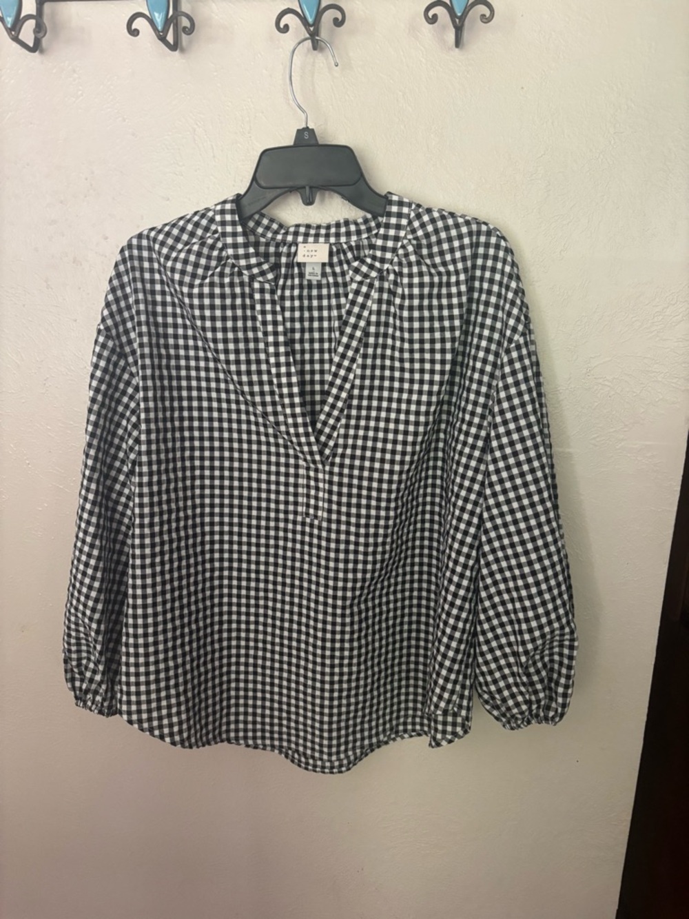 a new day Black and White Gingham V-Neck Balloon Sleeve Blouse